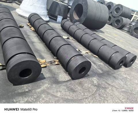 บังโคลนเรือลากจูง ความแข็ง 70-85A รับน้ำหนักได้มาก เทคนิคการผลิตแบบหล่อและรีด การป้องกันทางทะเลที่ทนทาน