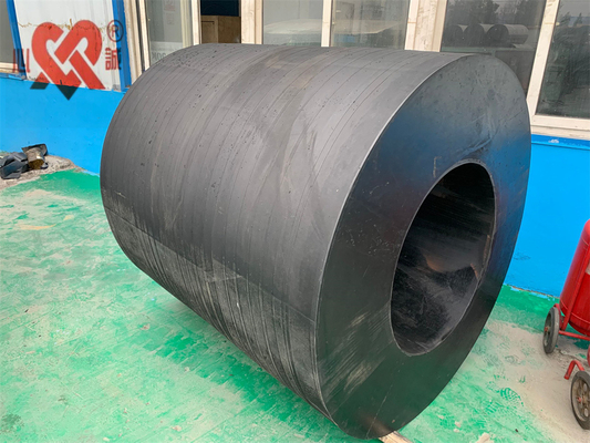 การติดตั้งพับกระบอกยาง Fender 10-1000kg ความยาว 1000-5000mm สามารถปรับปรุงได้สําหรับการใช้งานท่าเรือและท่าเรือ
