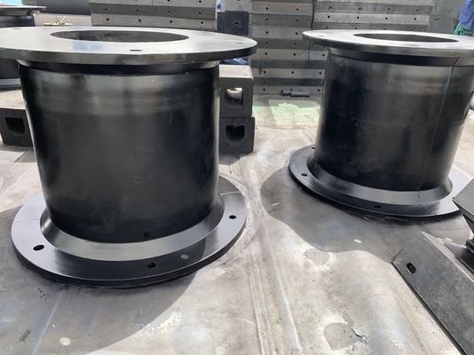 เครื่องลอยหรือติดตั้ง 60-80 Shore A Cell Fenders ยางที่มีการติดตั้งแบบบอลท์หรือปั่น