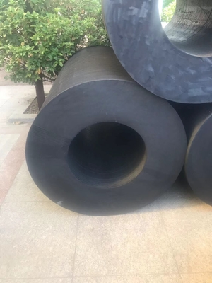 การติดตั้งพับกระบอกยาง Fender 10-1000kg ความยาว 1000-5000mm สามารถปรับปรุงได้สําหรับการใช้งานท่าเรือและท่าเรือ
