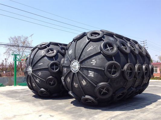 สีดํา Pneumatic Marine Fenders 3.3 * 6.5m สําหรับการทํางานที่ยั่งยืน