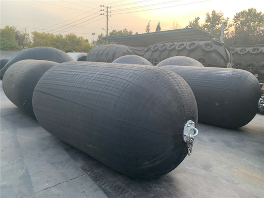 สีดํา Pneumatic Marine Fenders 3.3 * 6.5m สําหรับการทํางานที่ยั่งยืน