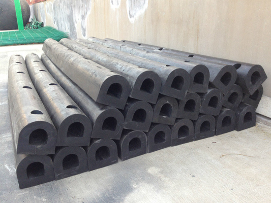 งานหนัก D ยาง Fenders ป้องกันเรือ โอนการติดตั้ง Absorb กระแทกพลังงาน อุณหภูมิทน