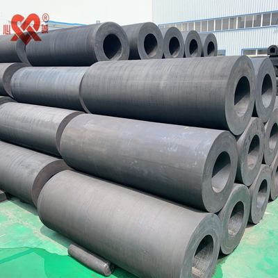 การติดตั้งพับกระบอกยาง Fender 10-1000kg ความยาว 1000-5000mm สามารถปรับปรุงได้สําหรับการใช้งานท่าเรือและท่าเรือ