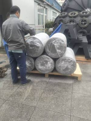 ยางเปาโพลียูเรเทน PU Marine Fender มีความยืดหยุ่นที่ดีและทนทานต่อความเครียดของสิ่งแวดล้อมทางทะเล