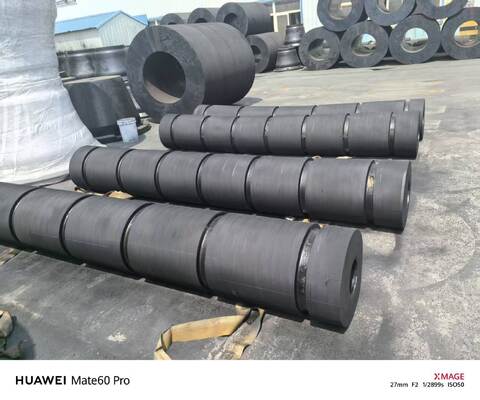 บังโคลนเรือลากจูง ความแข็ง 70-85A รับน้ำหนักได้มาก เทคนิคการผลิตแบบหล่อและรีด การป้องกันทางทะเลที่ทนทาน