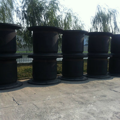 เครื่องลอยหรือติดตั้ง 60-80 Shore A Cell Fenders ยางที่มีการติดตั้งแบบบอลท์หรือปั่น